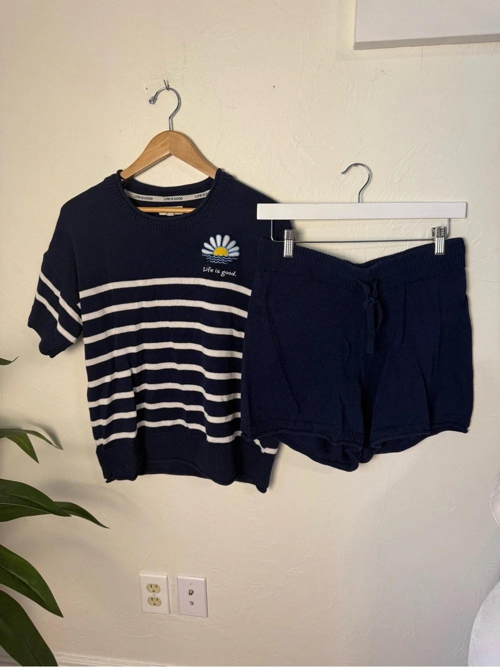 Life Is Good Women’s Navy Striped Knit Sweater & Shorts Set Size Large